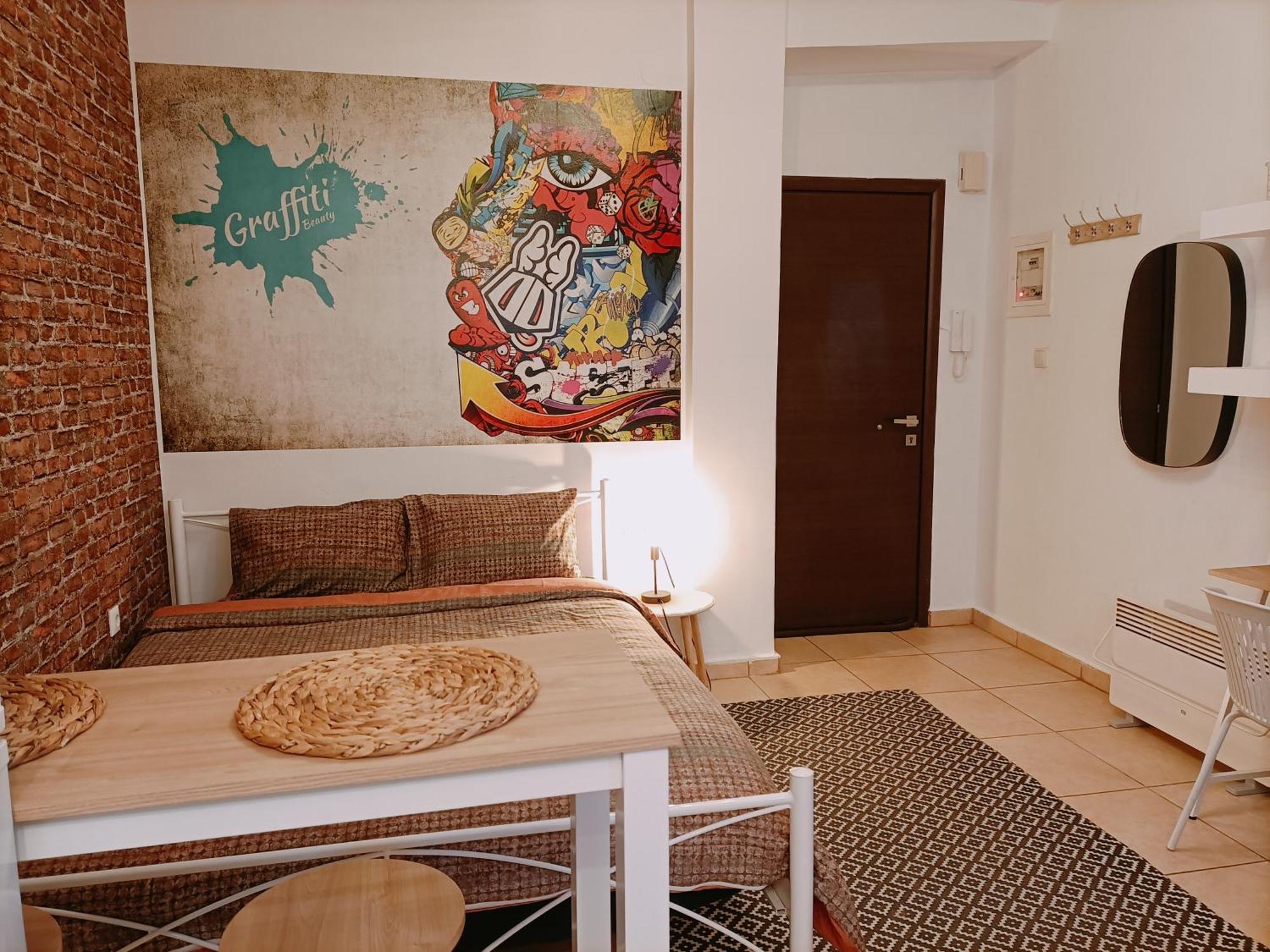 Thess Vibes @ Center Apartment *